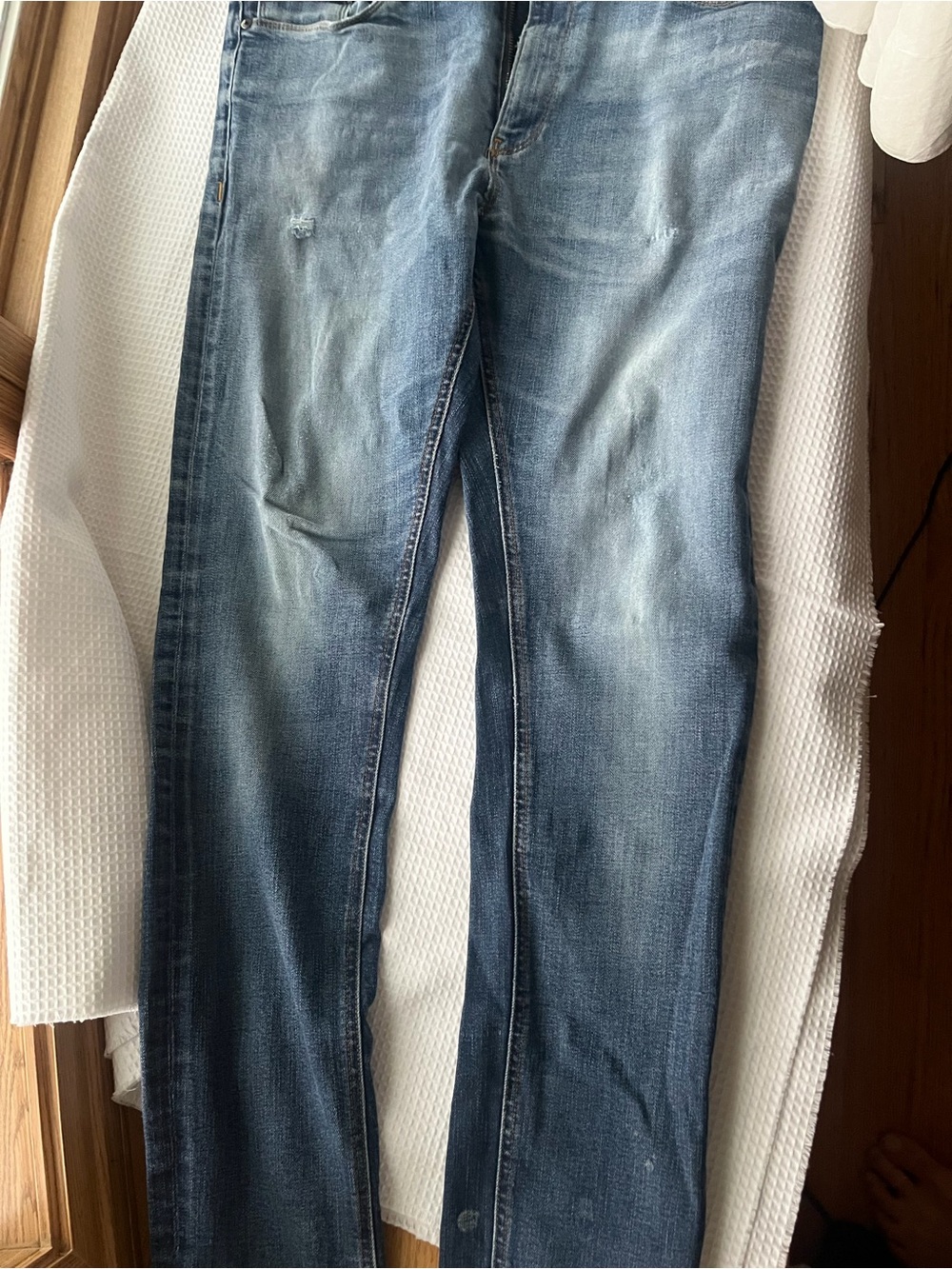 HM Men's Blue Denim Slim Fit Jeans Size 34x32… H&M slim fit jeans in medium bl